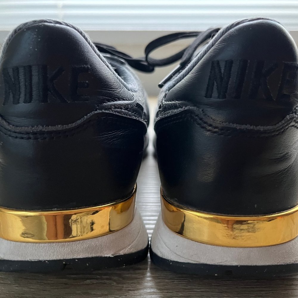 Nike Internationalist Sneakers Gray Fleece Black Leather Gold Heel Clip - RARE